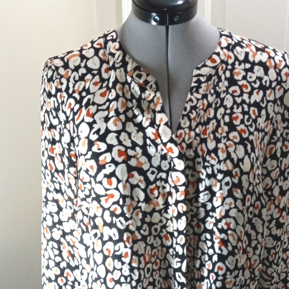 Womens Sz PM  Multi Blk/Tan/off white Blouse